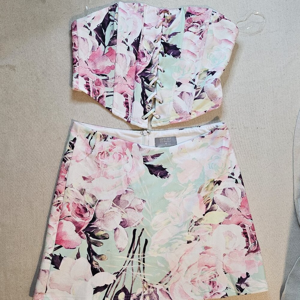 Outcast Exclusives Mini Skirt & Corset Top Size : M & L